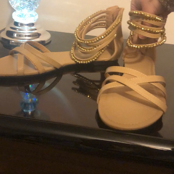 olho Shoes - Tan & gold wrap around the ankle open toe sandals